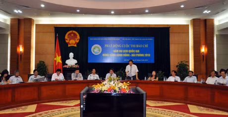 Quang cảnh lễ phát động.