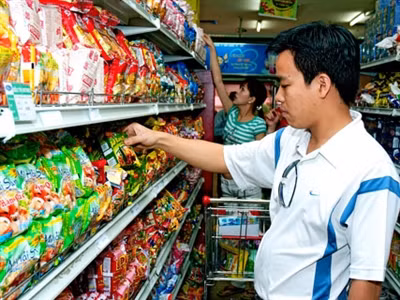 Người Việt Nam tiêu thụ mì gói nhiều thứ tư thế giới. Ảnh: Hoàng Hà.