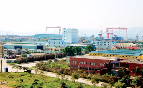 Ra đời năm 1997 - Cái Lân là khu công nghiệp đầu tiên trong 11 khu công nghiệp được Thủ tướng Chính phủ phê duyệt đến thời điểm này của tỉnh Quảng Ninh.