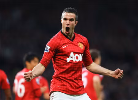 Van Persie đã trở thành người hùng của MU