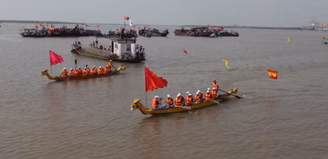 Xuất phát 700m đồng hàng nữ