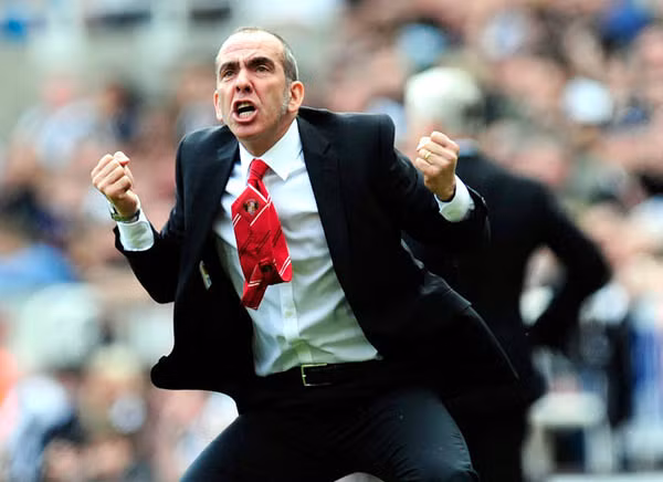Di Canio & màn ăn mừng nổi tiếng trước Newcastle