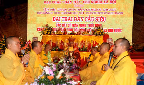 Đại trai đàn cầu siêu.
