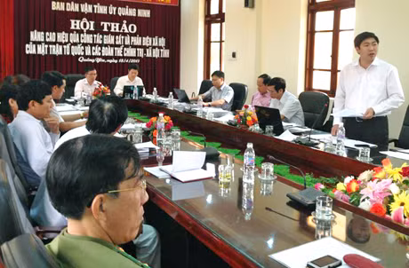 Đại biểu đại diện Tỉnh Đoàn tham gia phát biểu ý kiến tại hội thảo
