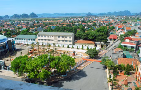 Một góc TP Cẩm Phả hôm nay. Ảnh: CÔNG THÀNH