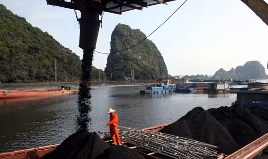 Cần tăng giá than xuất khẩu do quá trình khai thác ngày càng khó khăn. (Ảnh: nangluongvietnam.vn)