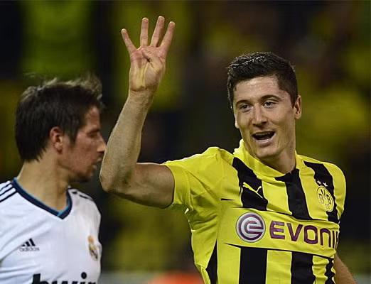 Lewandowski đi vào lịch sử Champions League - Ảnh Getty