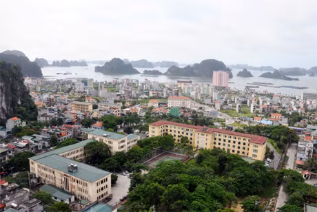 Một góc TP Hạ Long.