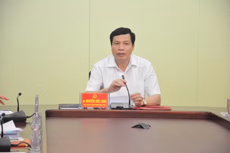 Đồng chí Nguyễn Đức Long, Bí thư Ban Cán sự Đảng, Chủ tịch UBND tỉnh chủ trì buổi giao ban.