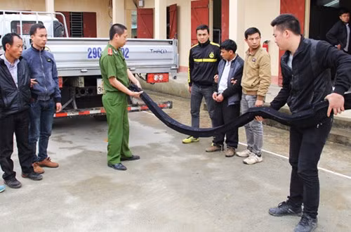Giấu ma túy trong ống xi xe tải, một chuyên án ma túy được Công an tỉnh Sơn La khám phá hồi tháng 4 vừa qua.