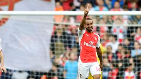 Hat-trick trước West Brom chứng tỏ Walcott vẫn còn hữu dụng với Arsenal