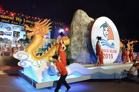 Mô hình diễu hành tại Carnaval Hạ Long 2015