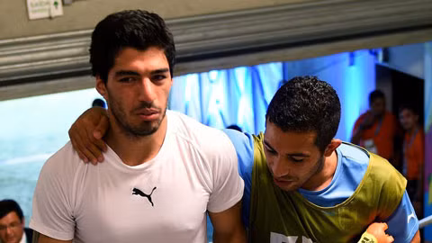 Suarez nhận được sự ủng hộ từ các đồng đội tại ĐTQG