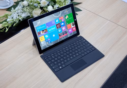 Surface 3 kèm bàn phím có đèn nền.