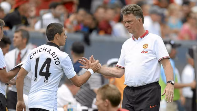  Về lại M.U, Chicharito sẽ bị Van Gaal bỏ xó trên ghế dự bị