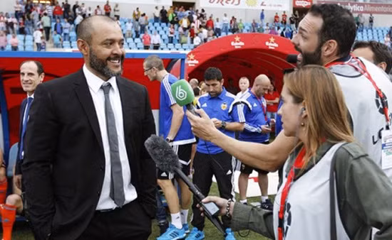 Nuno Santo đã để lại dấu ấn trong lối đá của Valencia. Ảnh: Internet.
