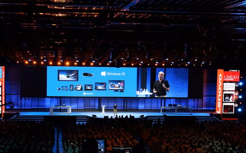 CEO của Microsoft, Satya Nadella, cho biết Cortana sẽ được kết hợp cùng với tính năng REACHit trên máy tính của Lenovo.