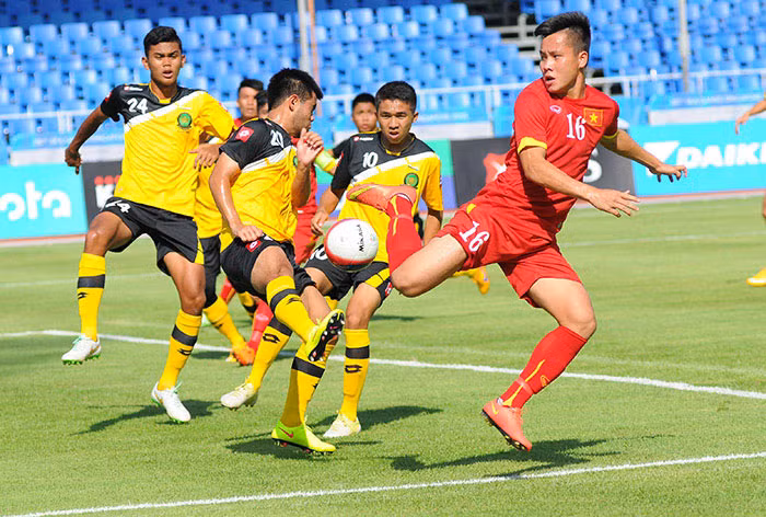 Thanh Bình (16) đang thể hiện tốt. 