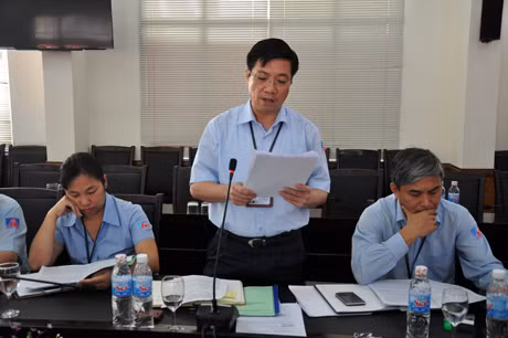 Lãnh đạo Công ty CP than Núi Béo báo cáo tình hình thực hiện Quy chế dân chủ ở doanh nghiệp.