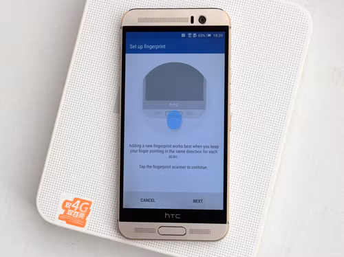 HTC One M9+ có cảm biến vân tay.