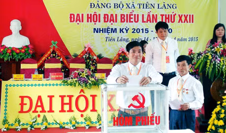 Đại hội Đảng bộ xã Tiên Lãng (Tiên Yên) bầu BCH Đảng bộ khoá XXII, nhiệm kỳ 2015-2020). Ảnh: Minh Thắng