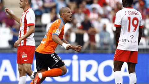 Valencia giành chiến thắng nghẹt thở trước Almeria
