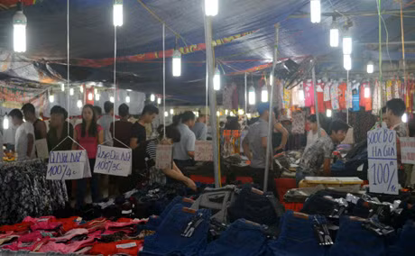 Trung bình mỗi ngày có từ 3.500 đến 4000 lượt người tham quan, mua sắm tại Hội chợ
