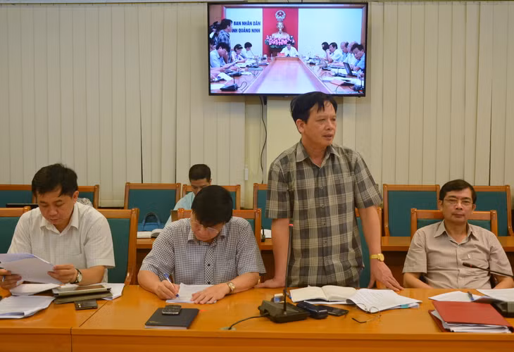 Đại diện Sở Giao thông Vận tải phát biểu những kết quả nổi bật của tỉnh trong phát triển hạ tầng giao thông