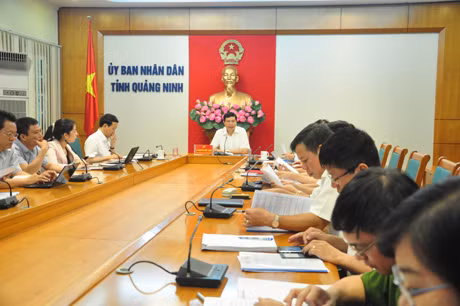 Quang cảnh phiên họp