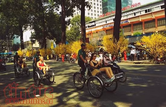 Lượng khách đến TP Hồ Chí Minh du xuân dịp Tết Nguyên đán 2018 tăng mạnh. Ảnh: Mạnh Linh