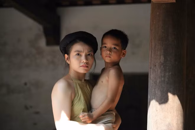 Nhân vật Hơn được xây dựng khác hẳn về tính cách so với nhân vật trong tiểu thuyết. Ảnh: NVCC.