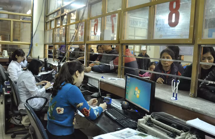 Khu vực tiếp nhận bệnh nhân BHYT đến khám, chữa bệnh của Bệnh viện Đa khoa tỉnh được BHXH tỉnh bố trí cán bộ túc trực, giám định thường xuyên.