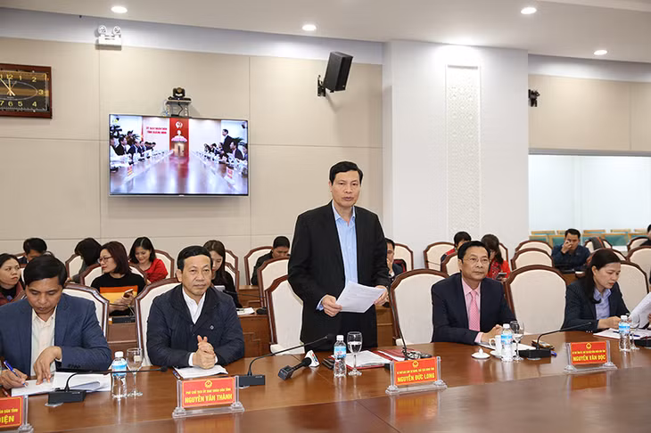 Các đồng chí lãnh đạo tỉnh phát biểu tại buổi làm việc.