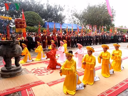 Thiêng liêng nghi lễ tế nữ quan trong lễ hội đền Mẫu Âu Cơ.