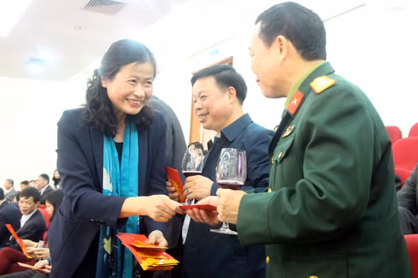 Đồng chí Đỗ Thị Hoàng, Phó Bí thư Thường trực tỉnh ủy 
