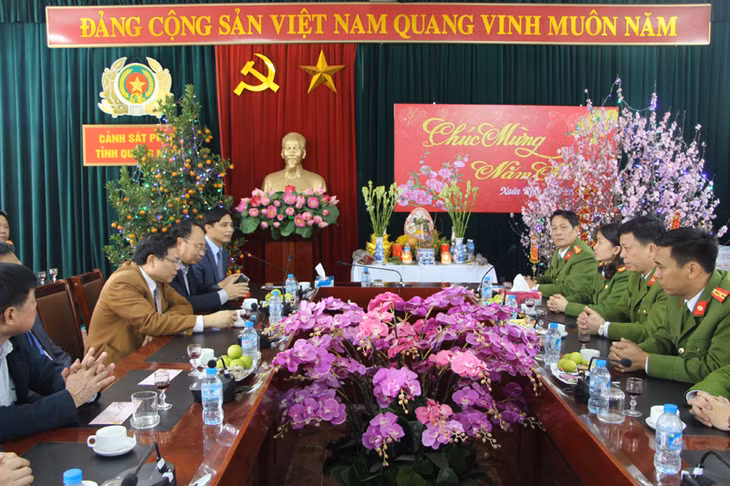 Phó Chủ tịch UBND tỉnh thăm, chúc Tết cán bộ, chiến sỹ Cảnh sát Phòng cháy chữa cháy (PCCC) tỉnh