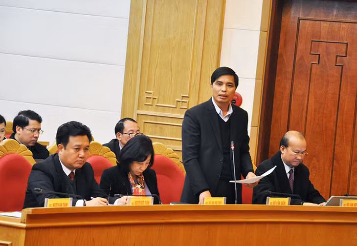 Đồng chí Vũ Văn Diện, Phó Chủ tịch UBND tỉnh, phát biểu tại buổi làm việc giữa BTV Tỉnh ủy với BTV Thị ủy Quảng Yên, tháng 1/2018.