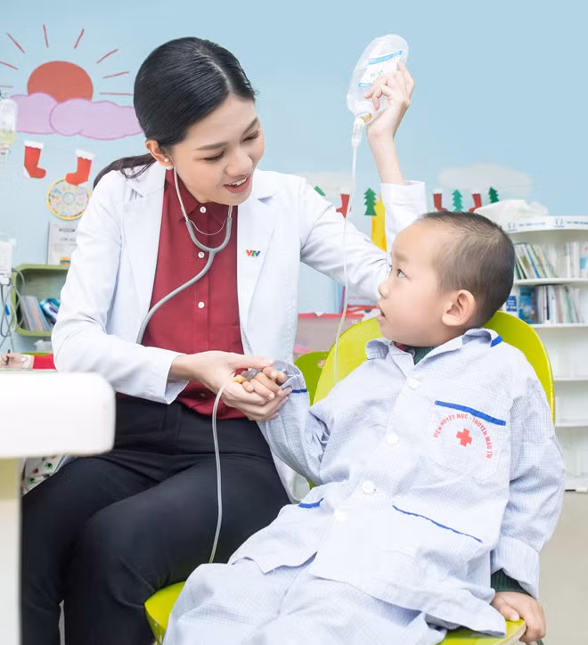  Ngô Thanh Thanh Tú làm MC bản tin sức khỏe do Trung tâm Tin tức VTV24 thực hiện.