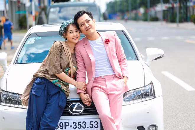Trường Giang và Sam là một cặp trong phim.