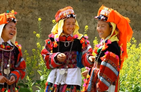 Người Lô Lô đón Tết bằng cách… ăn trộm. (Ảnh: hagiangsensetravel)