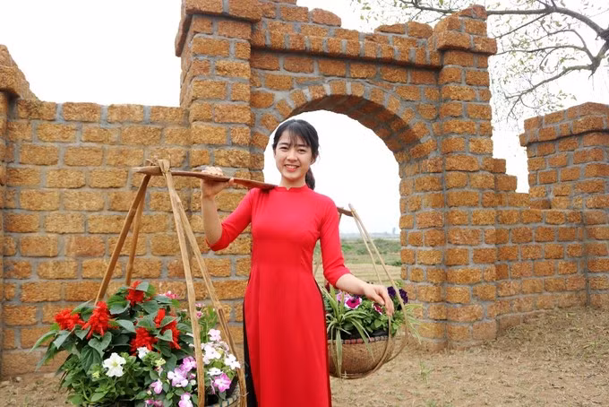 ... gánh hoa đi chợ.