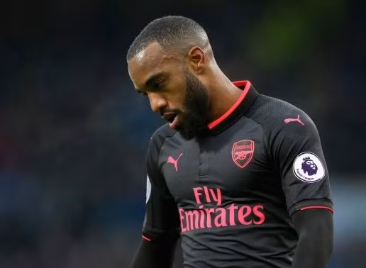  Các cổ động viên Arsenal, những người đã phải chịu đựng màn tra tấn mang tên Danny Welbeck hai tuần nay, có thể vui vì Alexandre Lacazette sắp trở lại.
