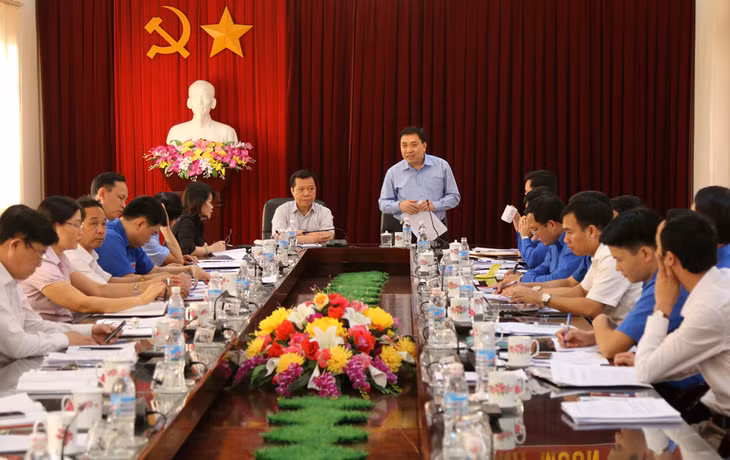 Quang cảnh buổi làm việc.