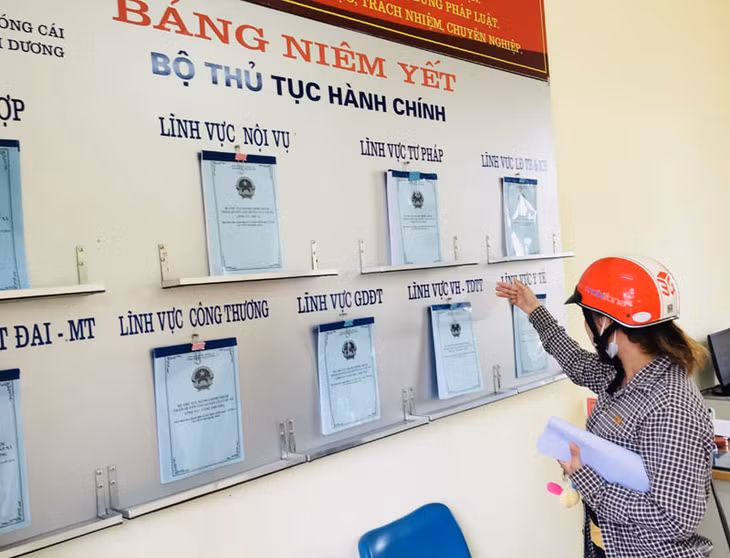 TTHC được niêm yết công khai tại Bộ phận tiếp nhận và trả kết quả hiện đại phường Ninh Dương (TP Móng Cái).