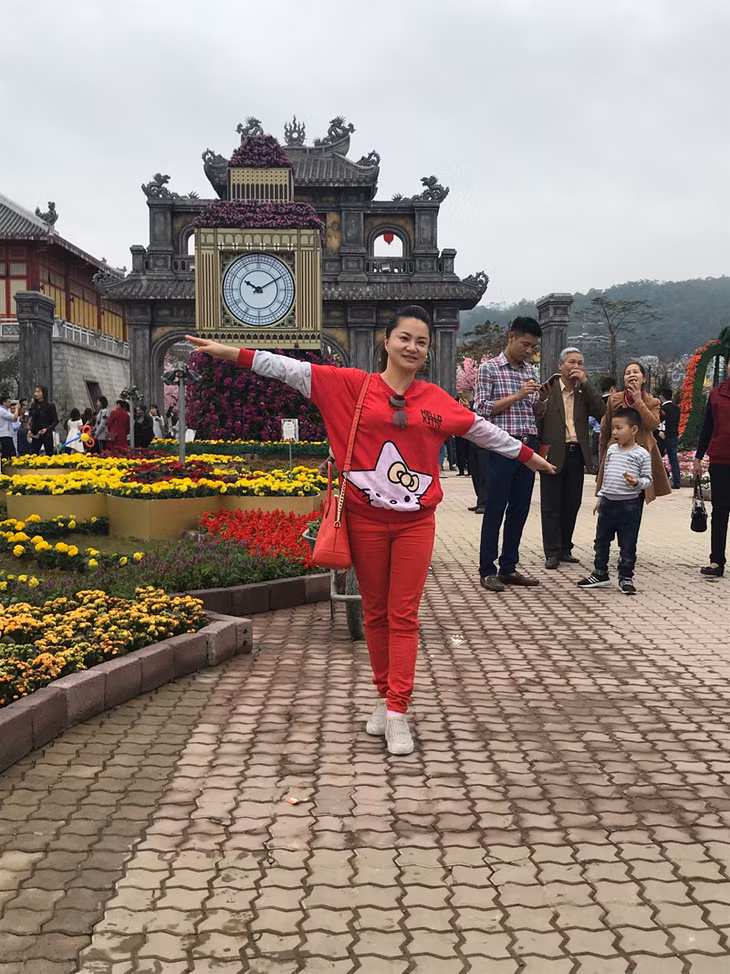 Dịp đầu xuân Mậu Tuất 2018 rất nhiều du khách tìm đến công viên Tổ hợp vui chơi giải trí Sun World Halong Complex để thưởng ngoạn và chụp ảnh lưu niệm lễ hội kỳ quan muôn sắc hoa. Ảnh: Vĩ An.
