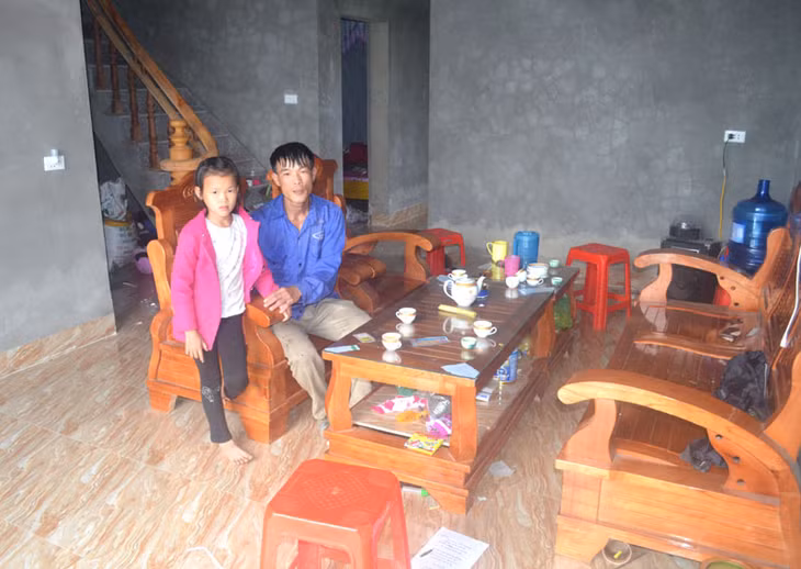 Có nhà mới, anh Chíu Phún Sáng, thôn Mào Lẻng, xã Quảng Lâm, huyện Đầm Hà thật an tâm khi làm ăn xa nhà