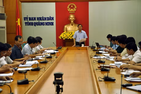 Đồng chí Đặng Huy Hậu phát biểu kết luận cuộc họp.