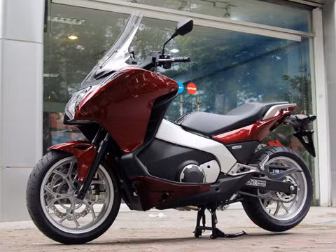  Honda Intergra được Saigonmoto nhập về Việt Nam.