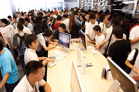 Apple Store luôn có sức hút đặc biệt.