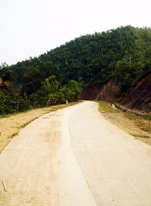 Đường lên Lương Mông.